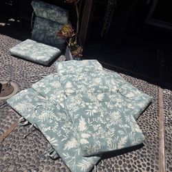 4 Cogines Para Sillones De Patio En buen Estado 