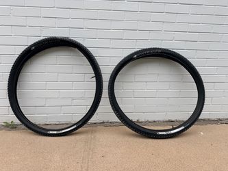 Used Bontrager 29x2.20 XR1 Mountain Bike Tires w. Tubes – Pair