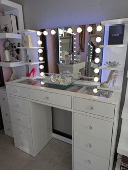 Vanity with Bluetooth 