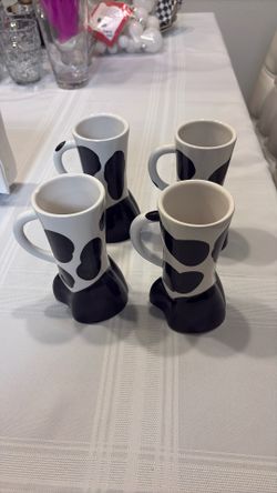 Cups Cow Print
