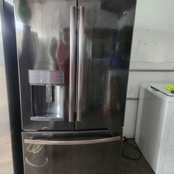 G/E 3 Doors Refrigerator 