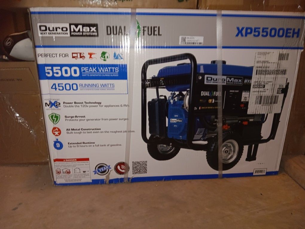 BRAND NEW IN BOX Duromax 5500-watt Dualfuel Portable Generator XP5500EH