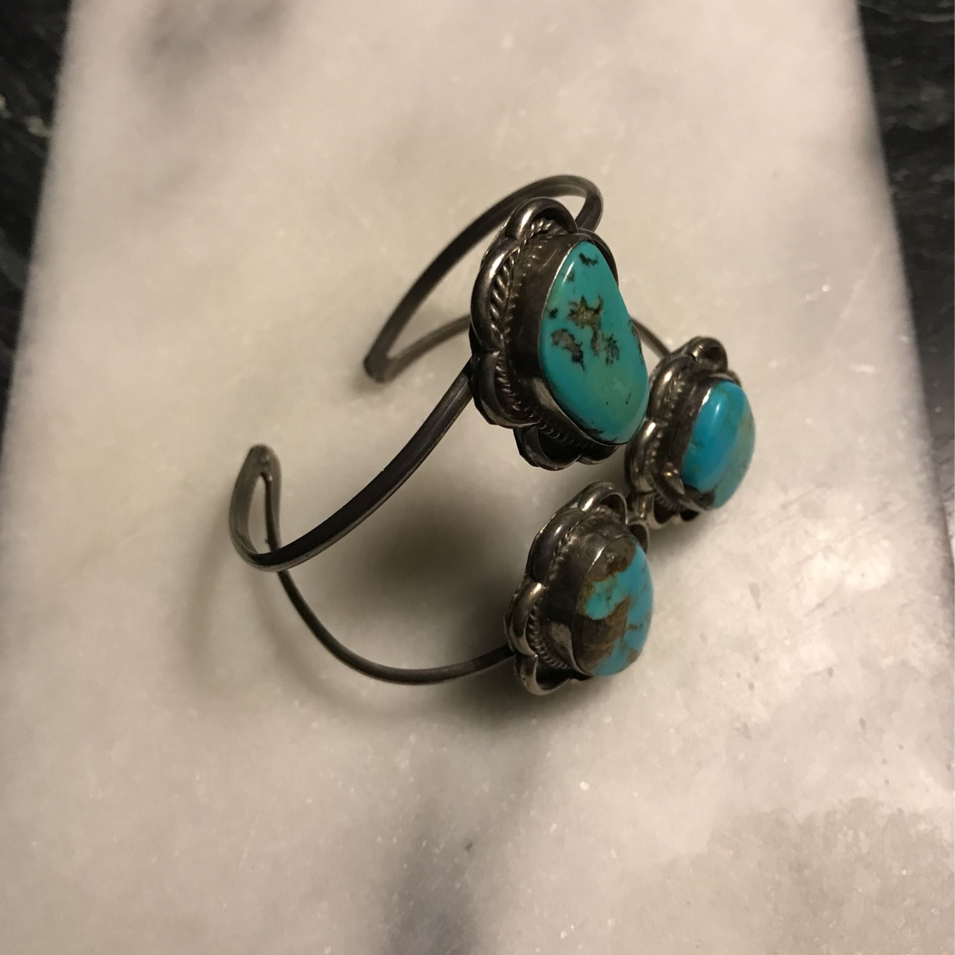 •. TURQUOISE nugget Bracelet—vintage