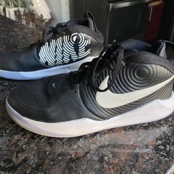 NIKE SHOES FOR YOUTH NIKES