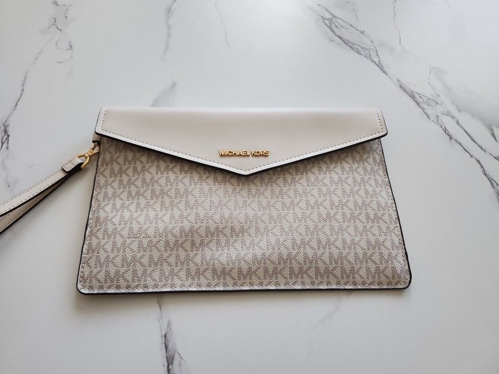 Michael Kors Wristlet