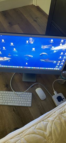 iMac 24” M1 2021 with wireless keyboard and