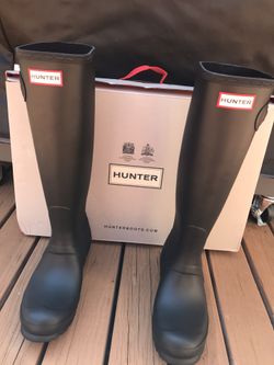 Brand New Hunter Rain Boots Womens  Size 6.