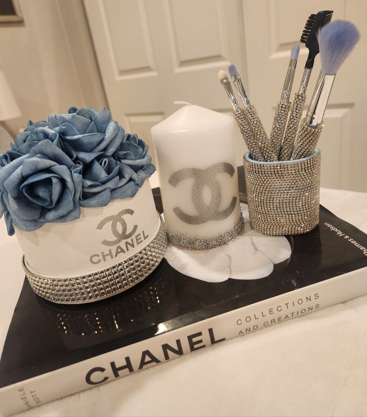 Beautiful Glam Vanity Set!