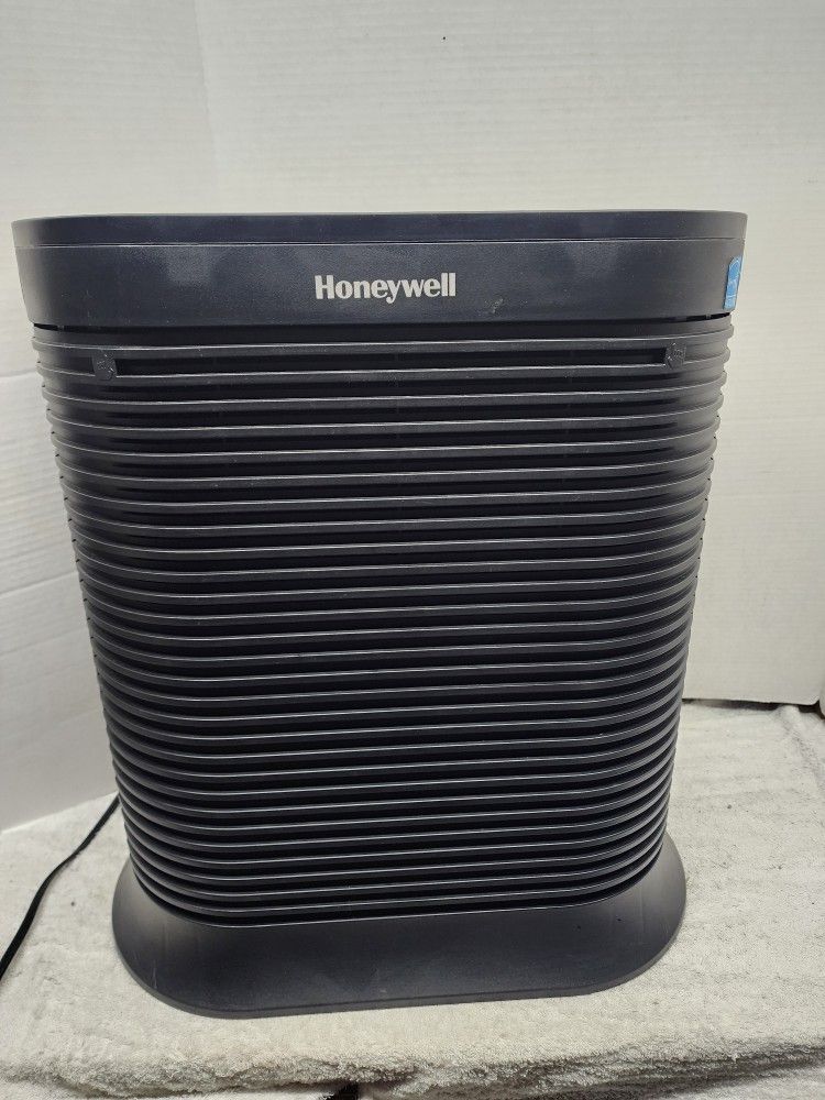 Honeywell HPA200 Digital HEPA Air Purifier (Price Is Firm)