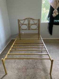2 Twin beds