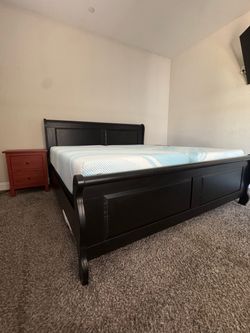 King size bedroom set.