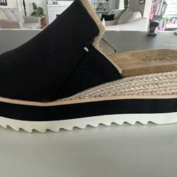 Tom’s Wedge Sandal Size:7.5
