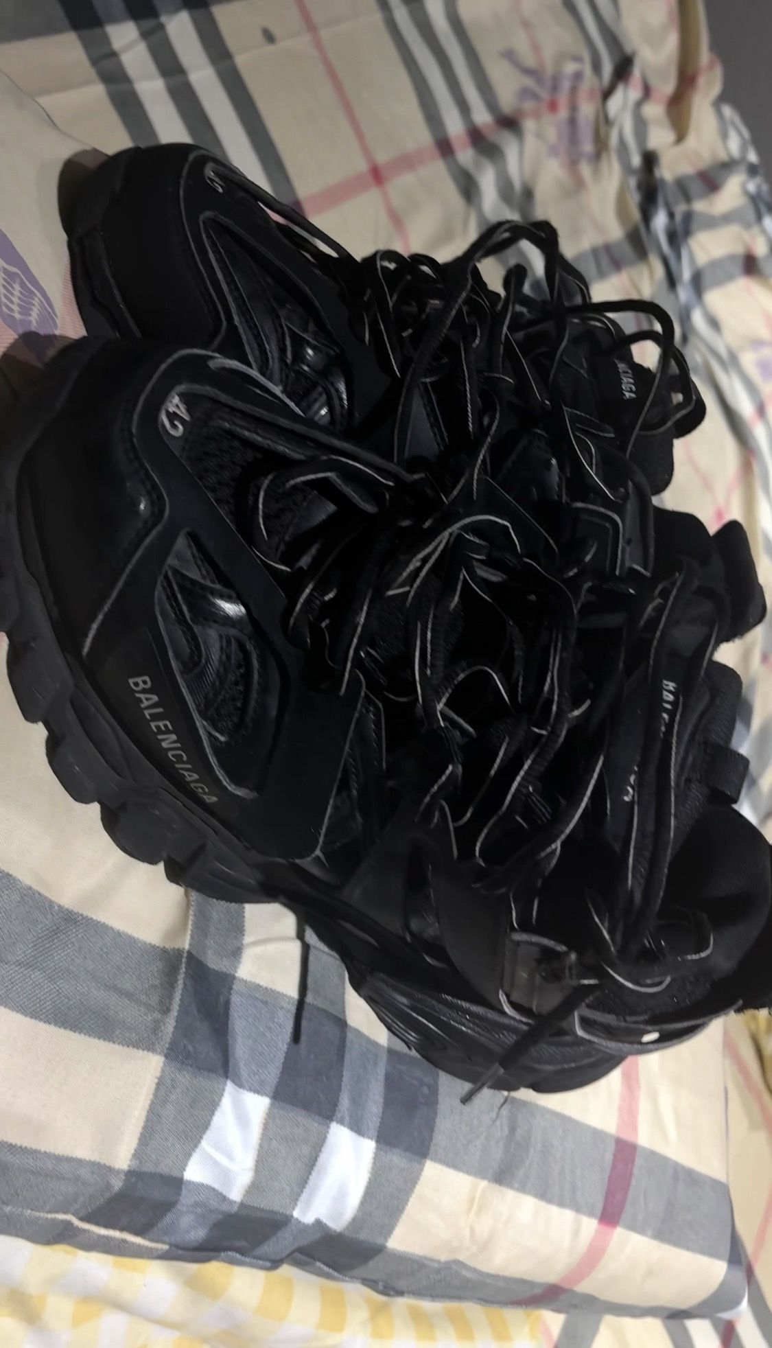 Track Runner Shoes !