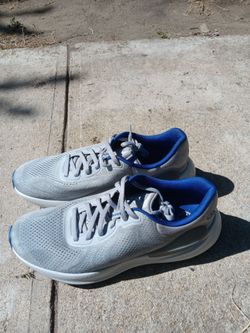 !! Men's Shoes  Almost New  Lululemon  Size 10