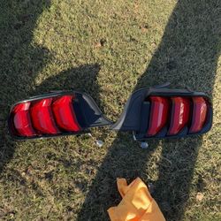 Mustang Gt Oem tail lights