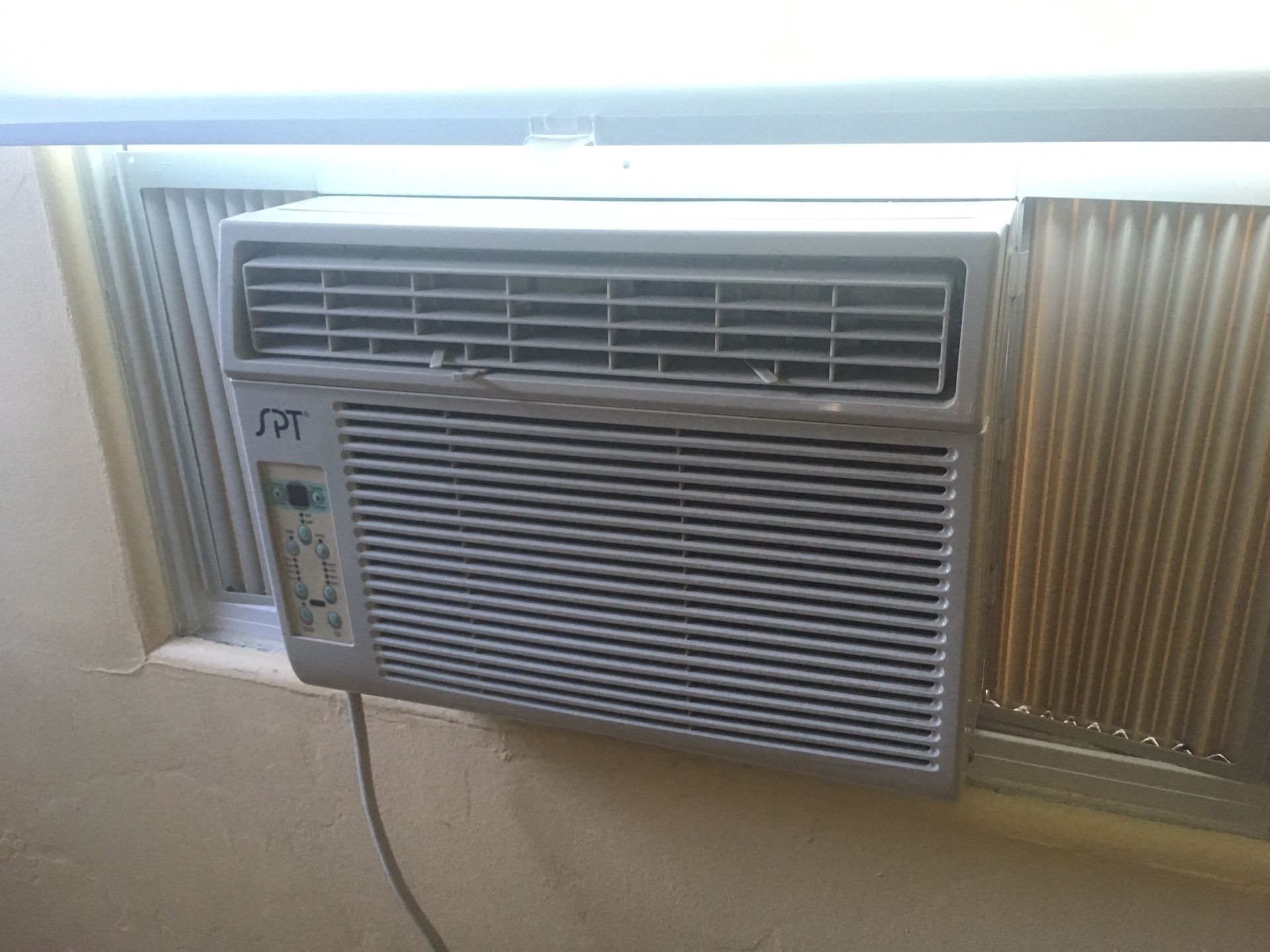 SPT 12000 BTU Window Air Conditioner AC WA-1211S