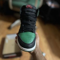 Air Jordan 1 Retro High OG 'Pine Green 2.0'
