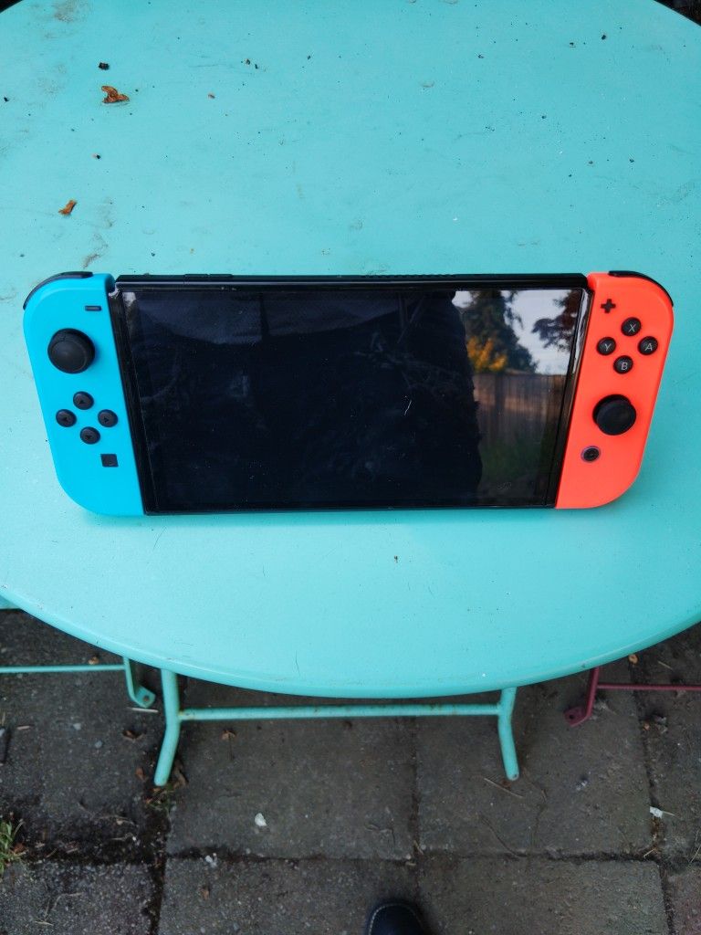 Nintendo Switch (HEG-001)