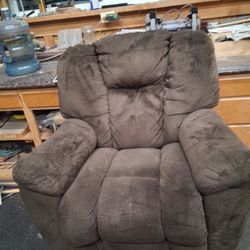 Brown Lazyboy Recliner/non-smoker