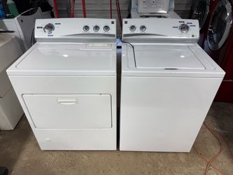 Kenmore washer and extra capacity gas dryer set