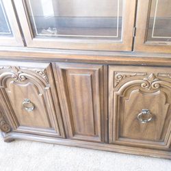 Nice china cabinet