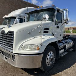 Mack Pinnacle Dump Truck 2017 Automatic 
