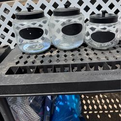 Glass containers/ plastic separators