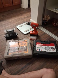 *MOVING SALE* Mixed Tool Lot – Drill, Socket Set & More