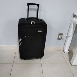 TRAVEL SUITCASE BLACK SMALL
