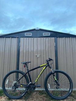 Specialized Hardrock Medium size Disc Bike β 27.5 wheels Bicycle