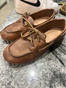 Time and true boat shoes size 8