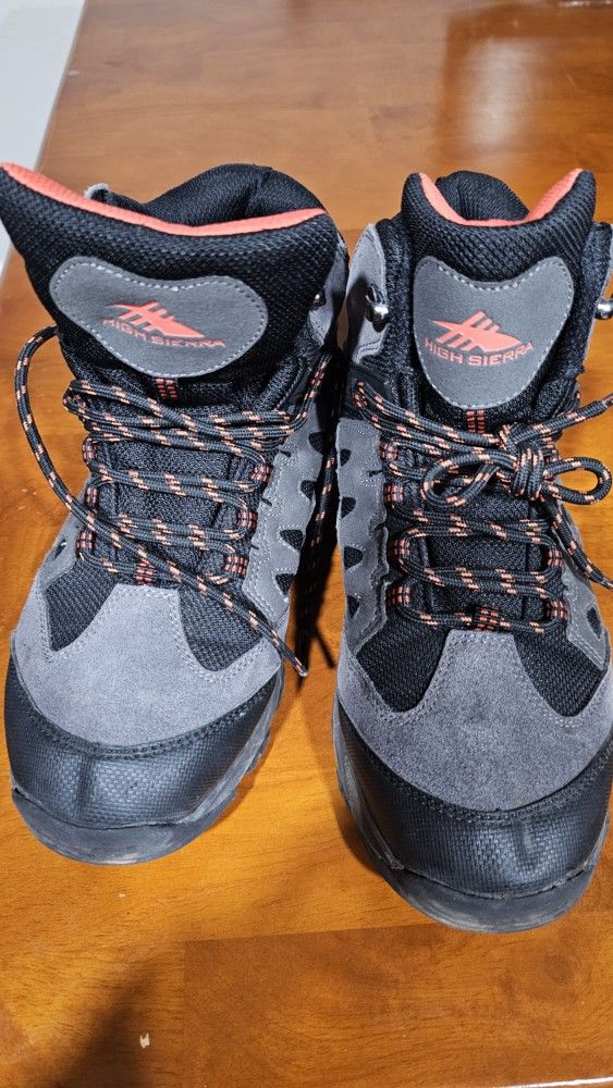 High Sierra Trooper Boys' Hiking Boots

Size 7