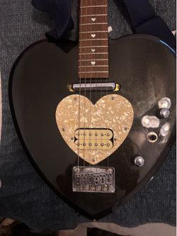 Daisy Rocks Heart Guitar