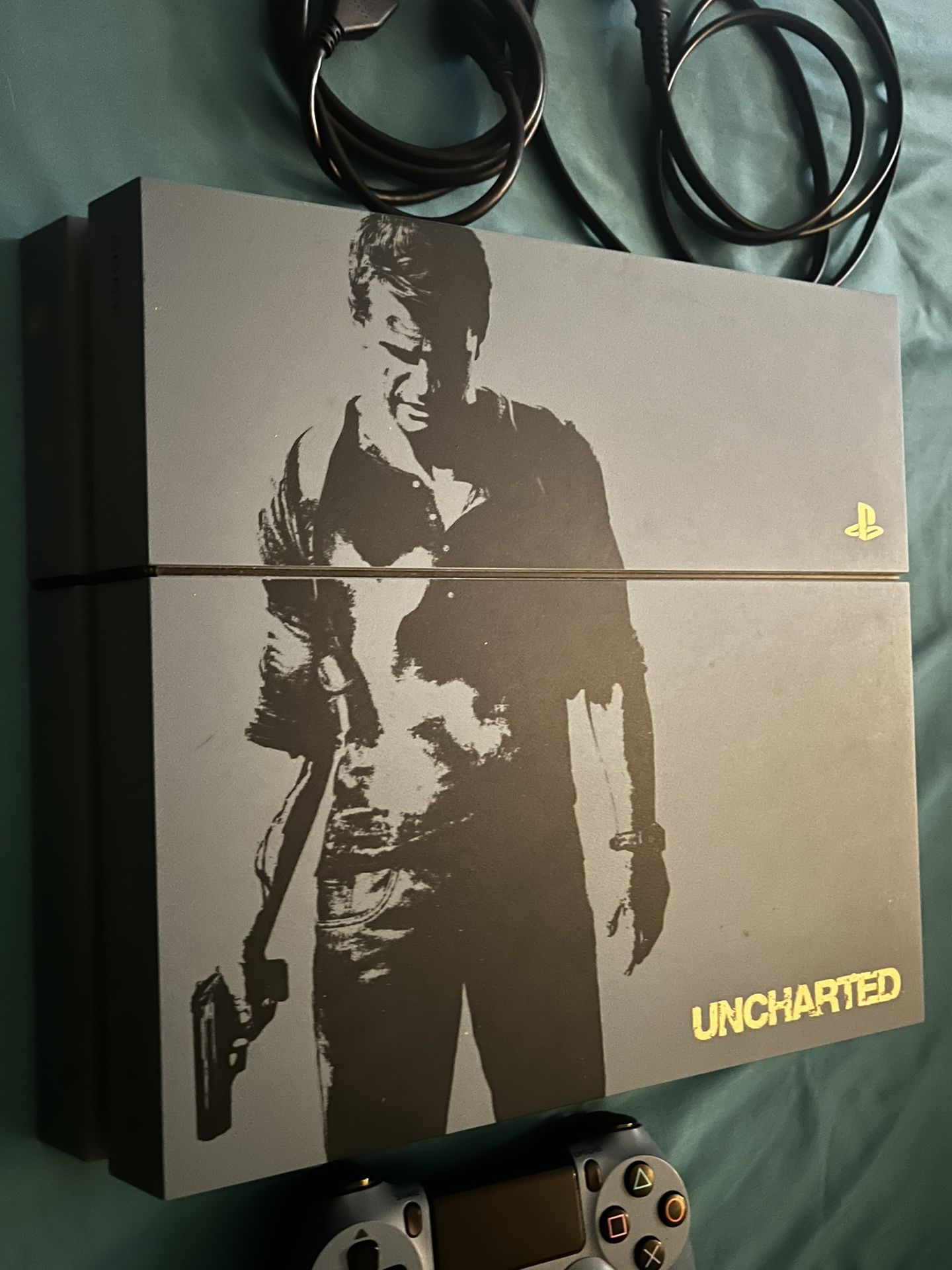 500GB PS4 - Uncharted 4 Edition