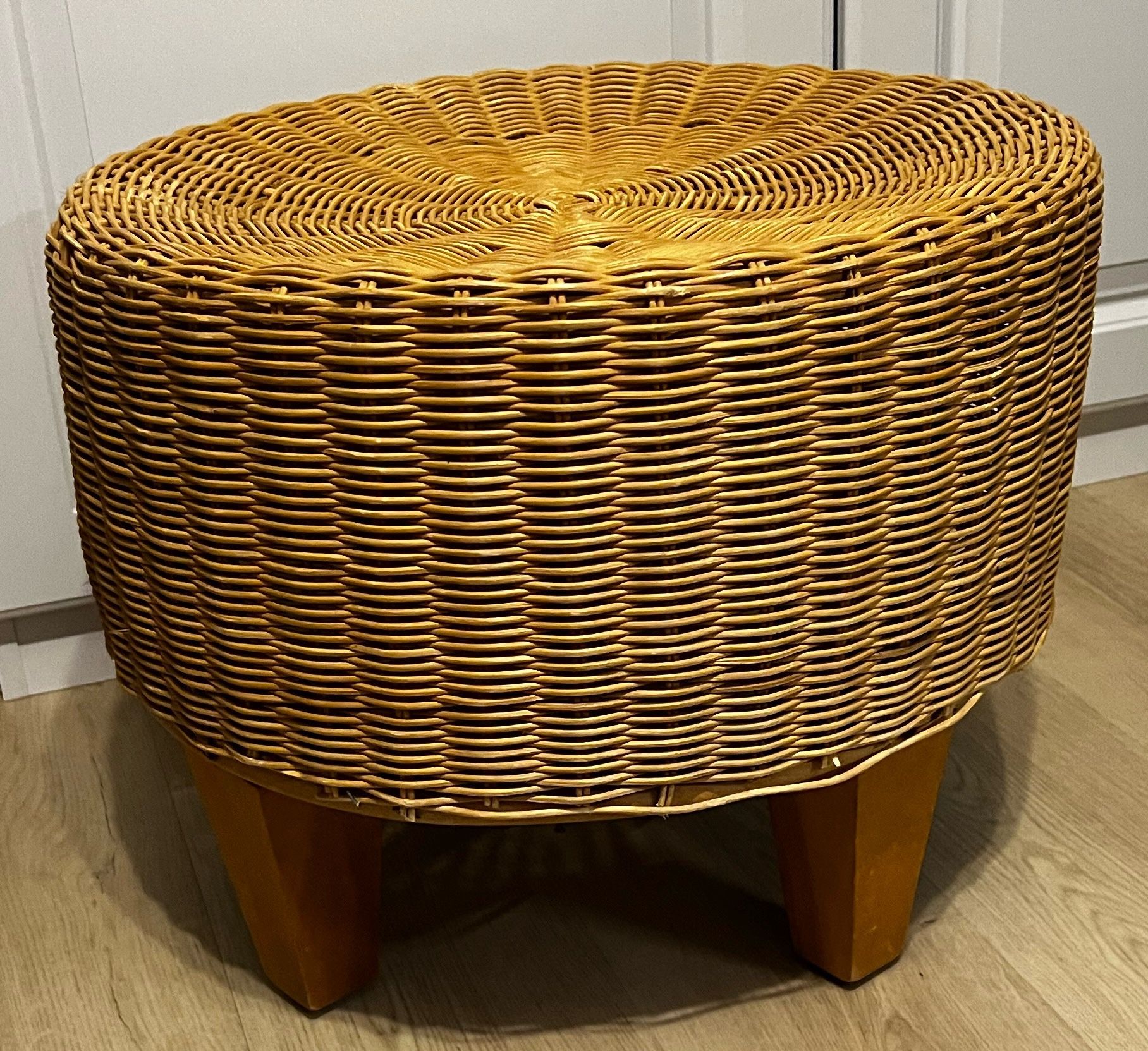 Cute Round Wicker Ottoman
