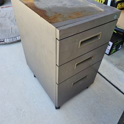  3-Drawer Rolling Pedestal File Cabinet