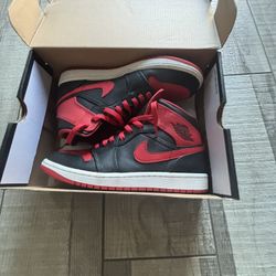 Jordan 1 Mid Size 8