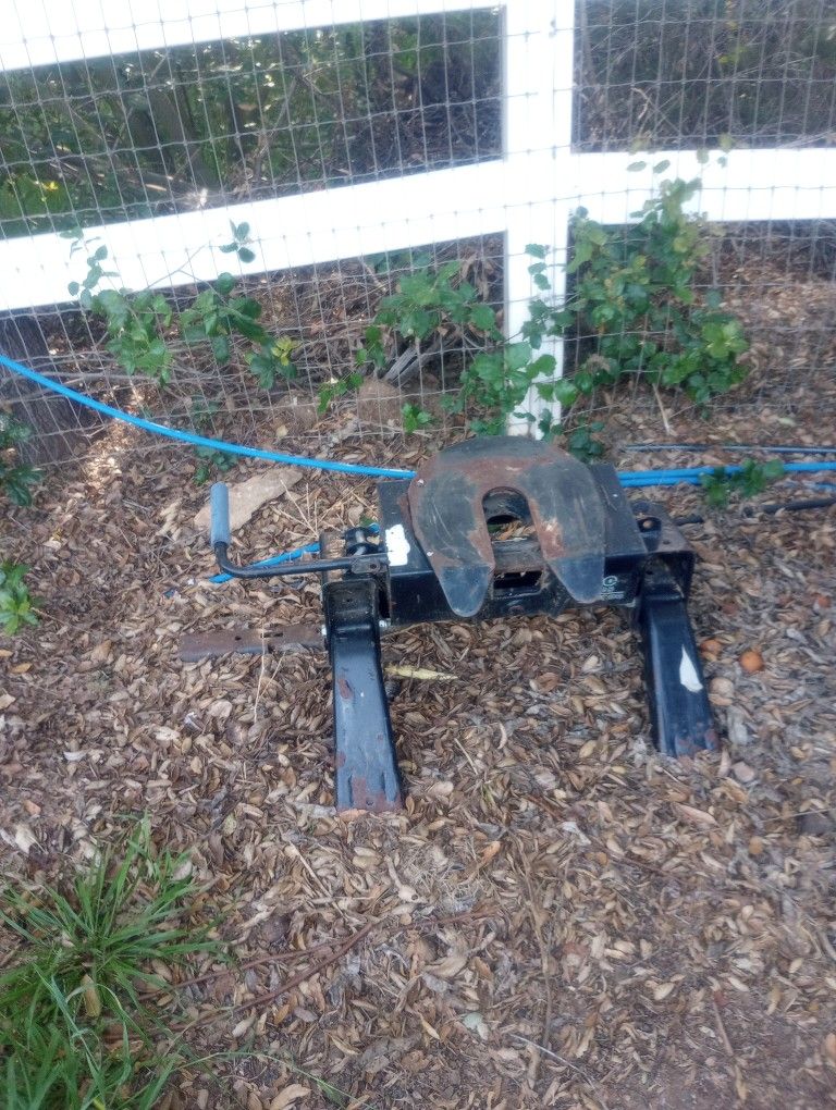 5TH WHEEL HITCH