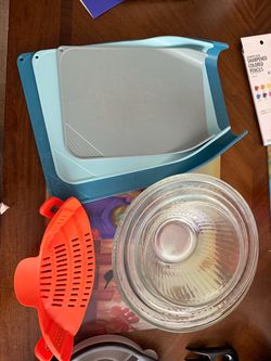 Kitchen Lot – Cutting Boards, Strainer & Glass Bowl