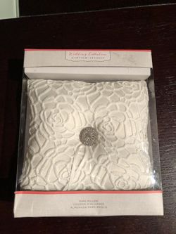 GARTNER STUDIOS RING PILLOW