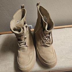 UGG Women's 8.5 boots