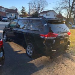 2014 Toyota Sienna Wheechair Accesible Vehicle