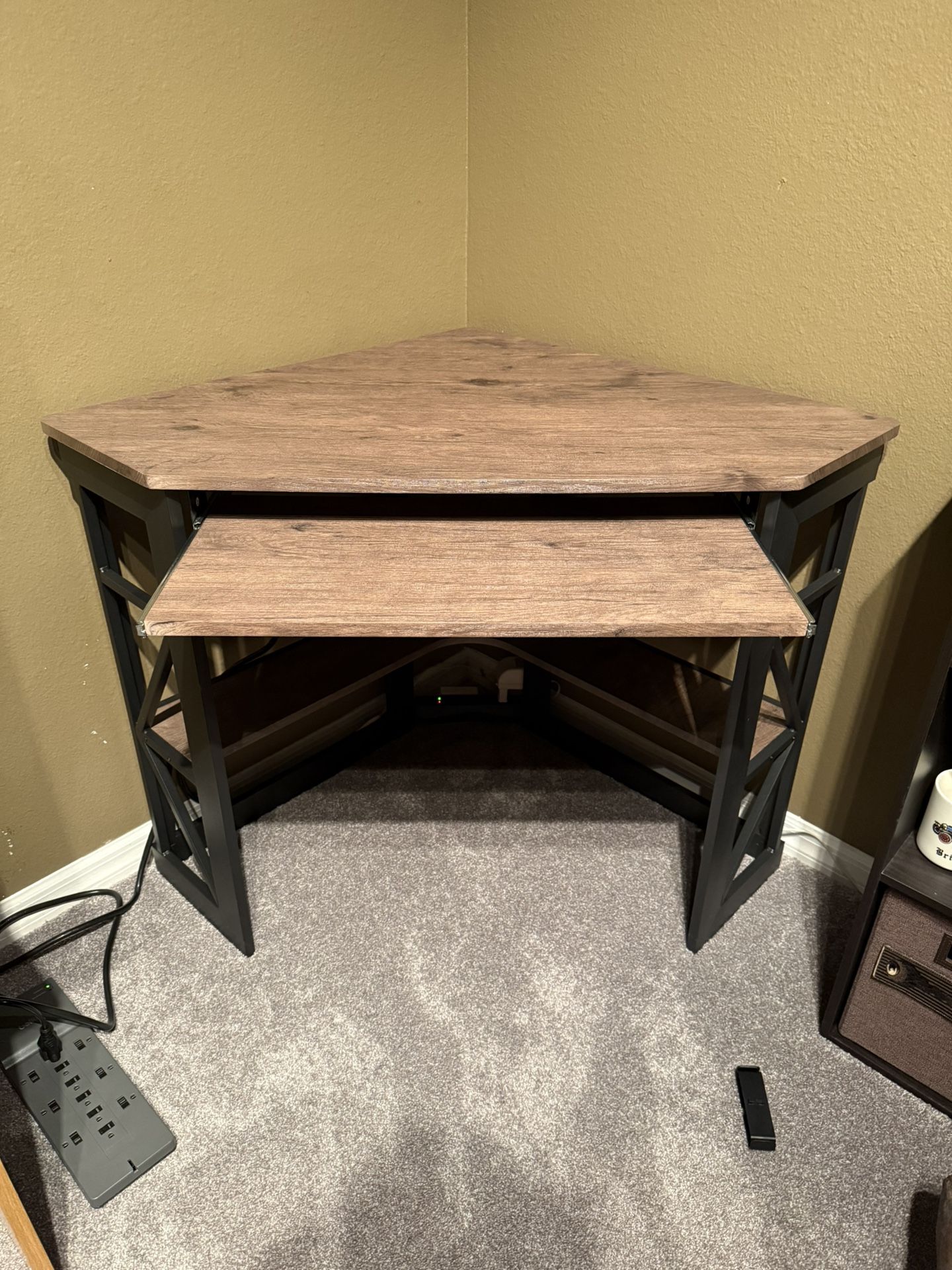 Brand new Super Sturdy Corner Desk