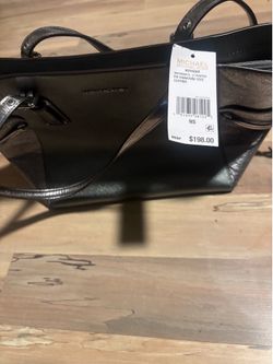 Micheal Kors Voyager Tote Bag size large with tags