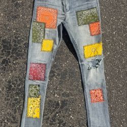 SERENADE FREE WORLD JEANS  WITH PATCHES