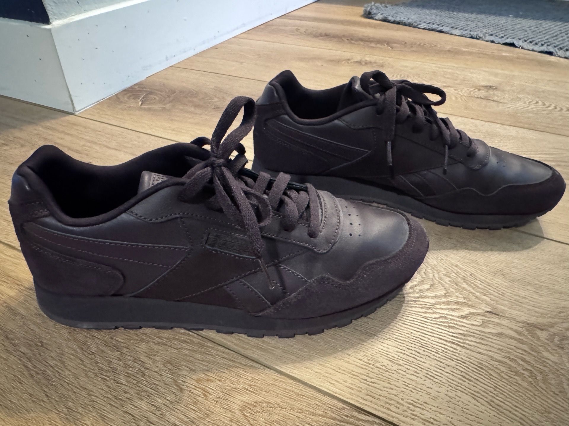 Reebok women’s plum sneaker