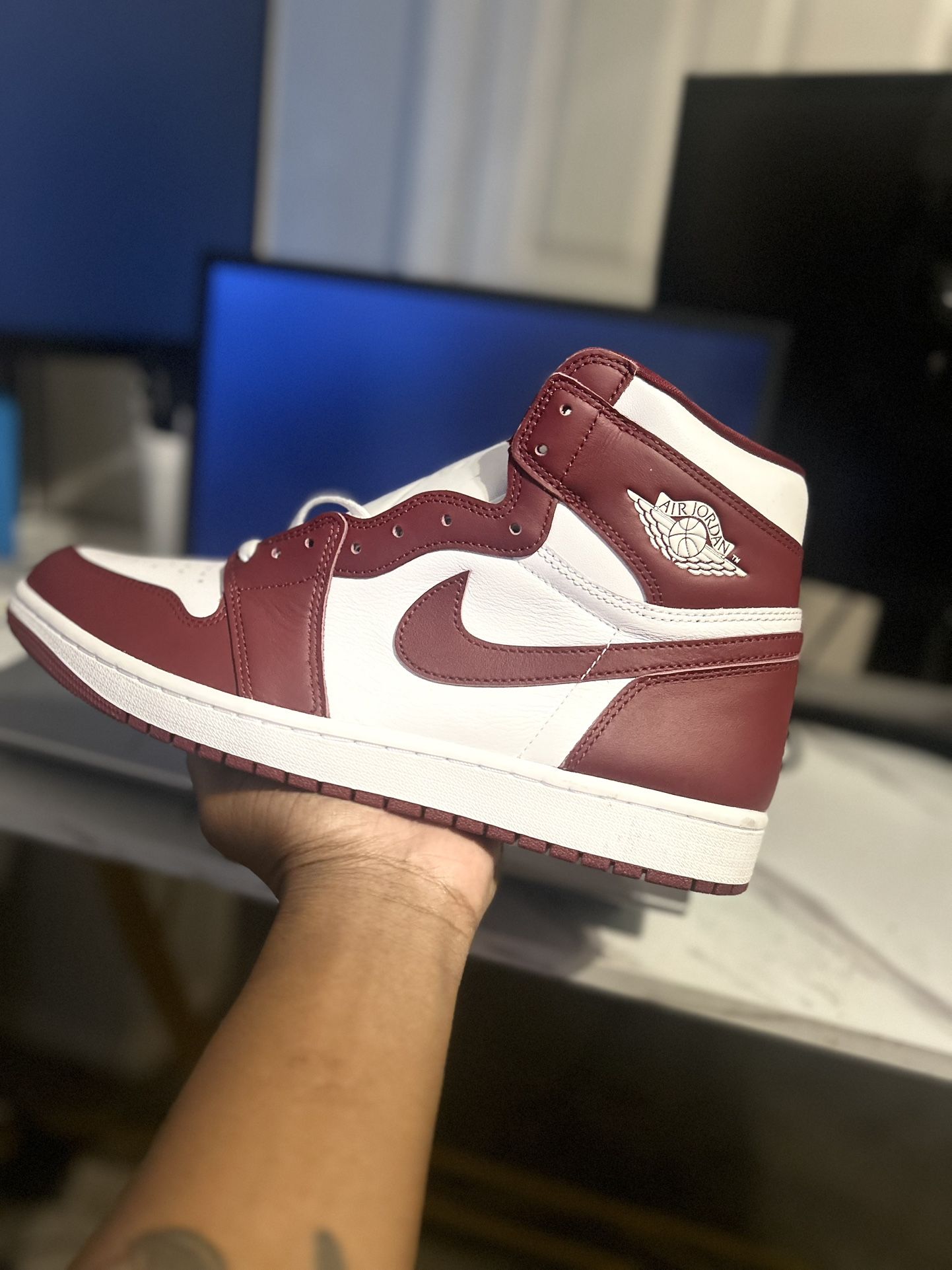 Air Jordan 1 Retro HIGH OG "Team Red"