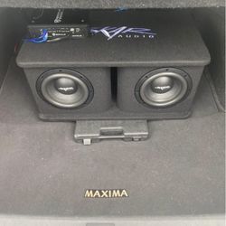 Dual 8 Inch Skar Audio Subs And Amplifier 