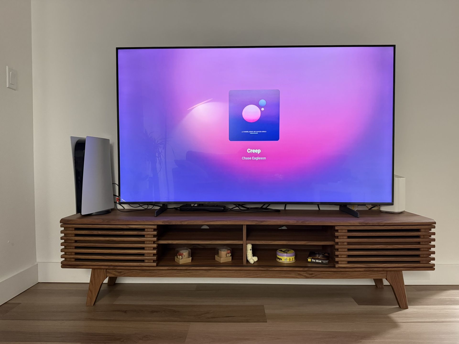 Samsung 65” Crystal UHD DU7200D — Like New!