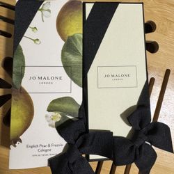 JO MALONE LONDON Perfume With Gift Box For Sale With 2 Scents To Choose 1. English Pear & Freesia Cologne 1 oz / 30ml  2. Wild Blue Bell 1 oz / 30ml $